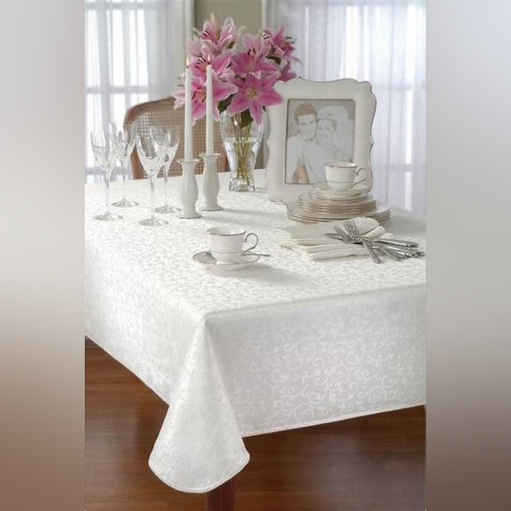 Lenox Opal Innocence 60" X 102" Oblong